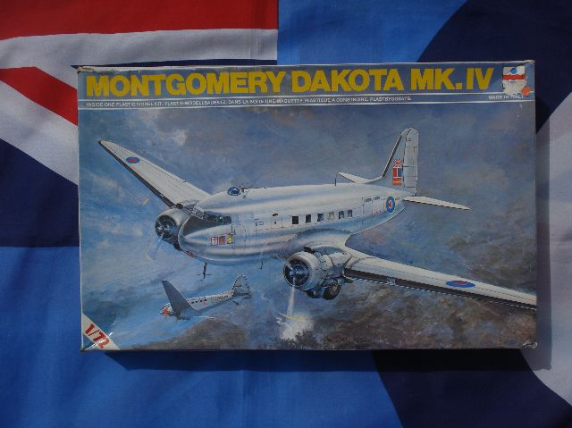 ESCI 9023 MONTGOMERT DAKOTA Mk.IV